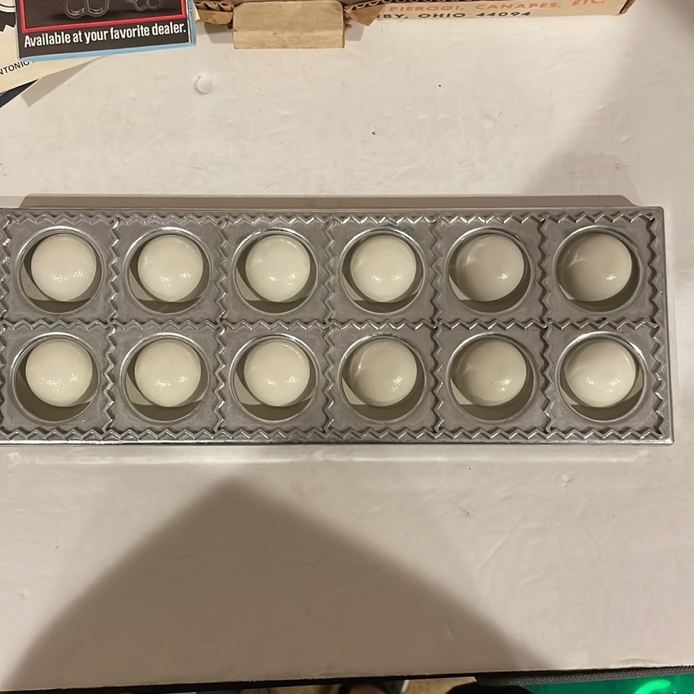 Vintage Ravioli Maker - Picture 3 of 7